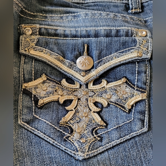 Love Nation Bermuda Shorts - Picture 8 of 8